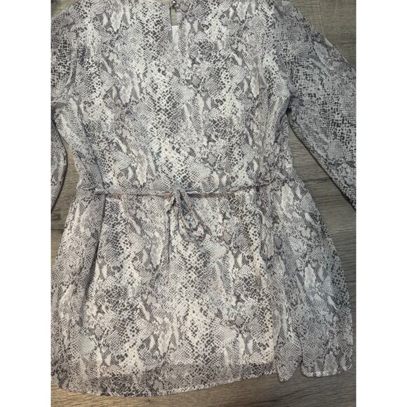 Seraphine Maternity And Nursing Blouse US 10 Snake print White Gray Zippers EUC - Picture 13 of 13